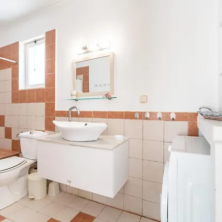 מלון Marilenas House 3*
